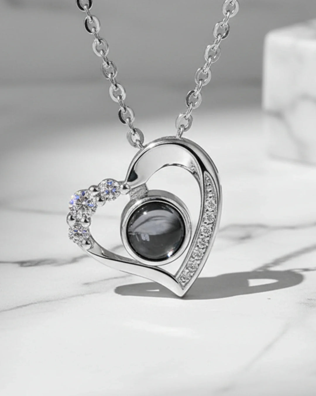 Kette mit Bild – Herz-Anhänger aus 925er Sterlingsilber mit Foto im Stein und Zirkonia, Geschenk für Sie und Mama