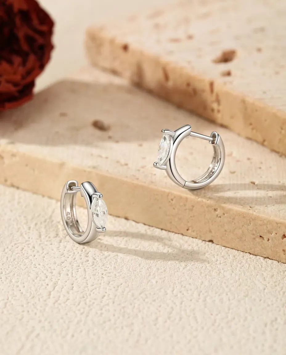 Marquise Moissanit Creolen - 0,30 ct Marquise-Steine 3 x 6 mm, 11,5 mm Klappcreolen, 925 Sterlingsilber