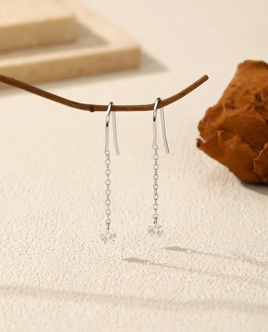 Moissanit Durchzieher Ohrringe - 0,30 ct Steine à 4 mm an 35 mm feiner Silberkette, 925er Sterlingsilber