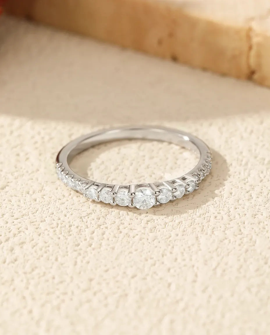 Moissanit Ring – Ehering mit 19 Steinen im Größenverlauf, D-Farbe VVS1, 925er Sterlingsilber, stapelbarer Ring für Damen