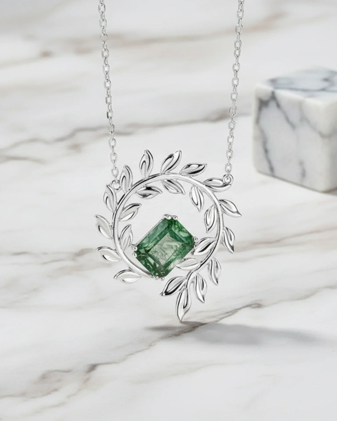 Moosachat Kette – Smaragdschliff im Blattkranz aus 925er Sterlingsilber, Geschenk zum Jahrestag