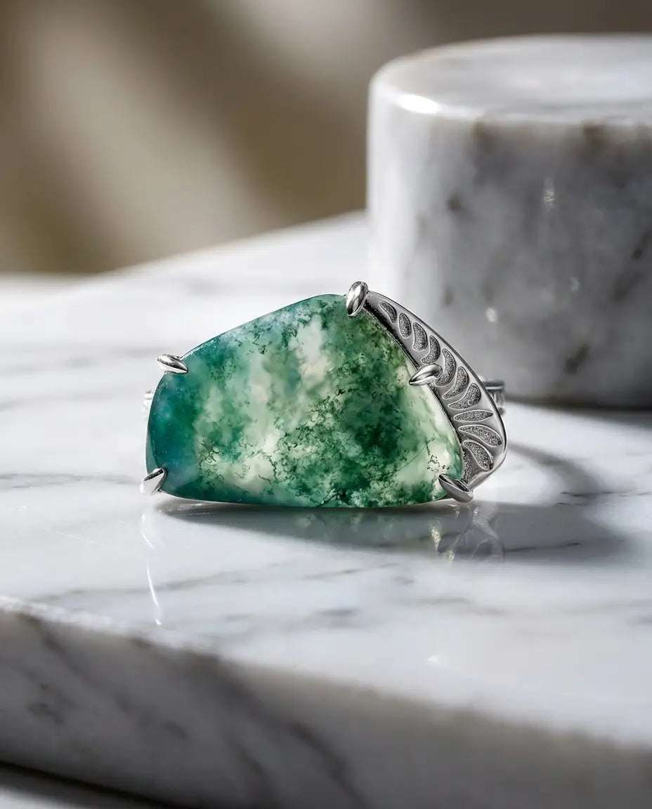 Moosachat Ring – Freiform-Statement mit Blattgravur, 925er Sterlingsilber, größenverstellbar, Geschenk für Sie