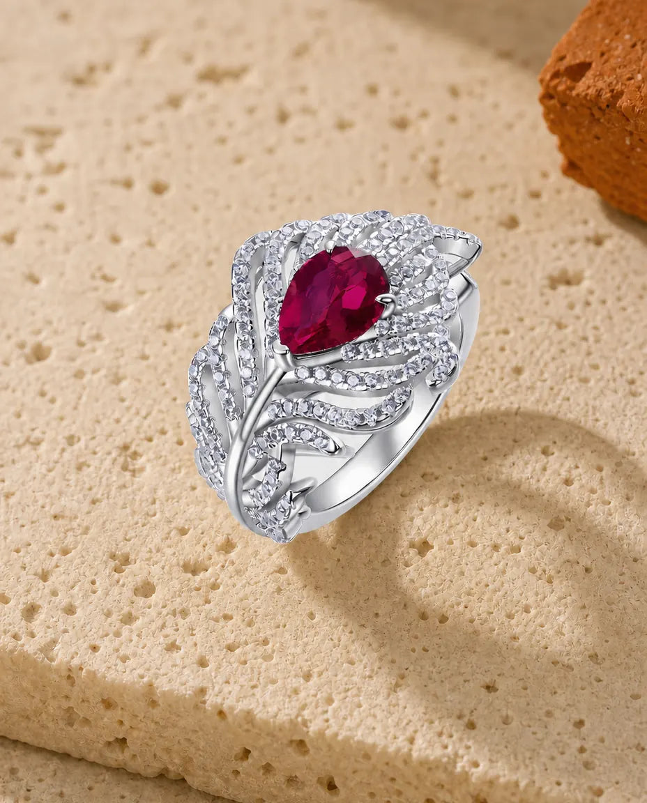 Rubin Ring – Ovaler Labor-Rubin mit Pavé-Federflügeln, größenverstellbar, 925er Sterlingsilber, Juli-Geburtsstein, Geschenk für Sie
