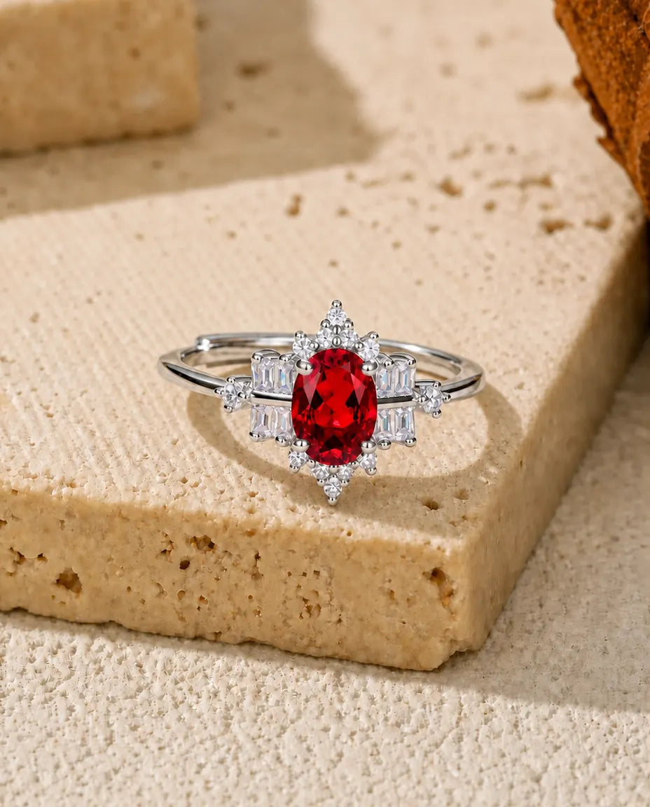 Rubin Ring – ovaler Labor-Rubin mit Schneeflocken-Halo, größenverstellbar, 925er Sterlingsilber, Geburtsstein Juli
