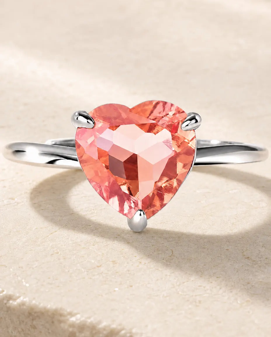 Saphir Ring – Rosa Labor-Saphir im Herzschliff, zarter Solitär aus 925er Sterlingsilber, größenverstellbar, Geschenk für Sie