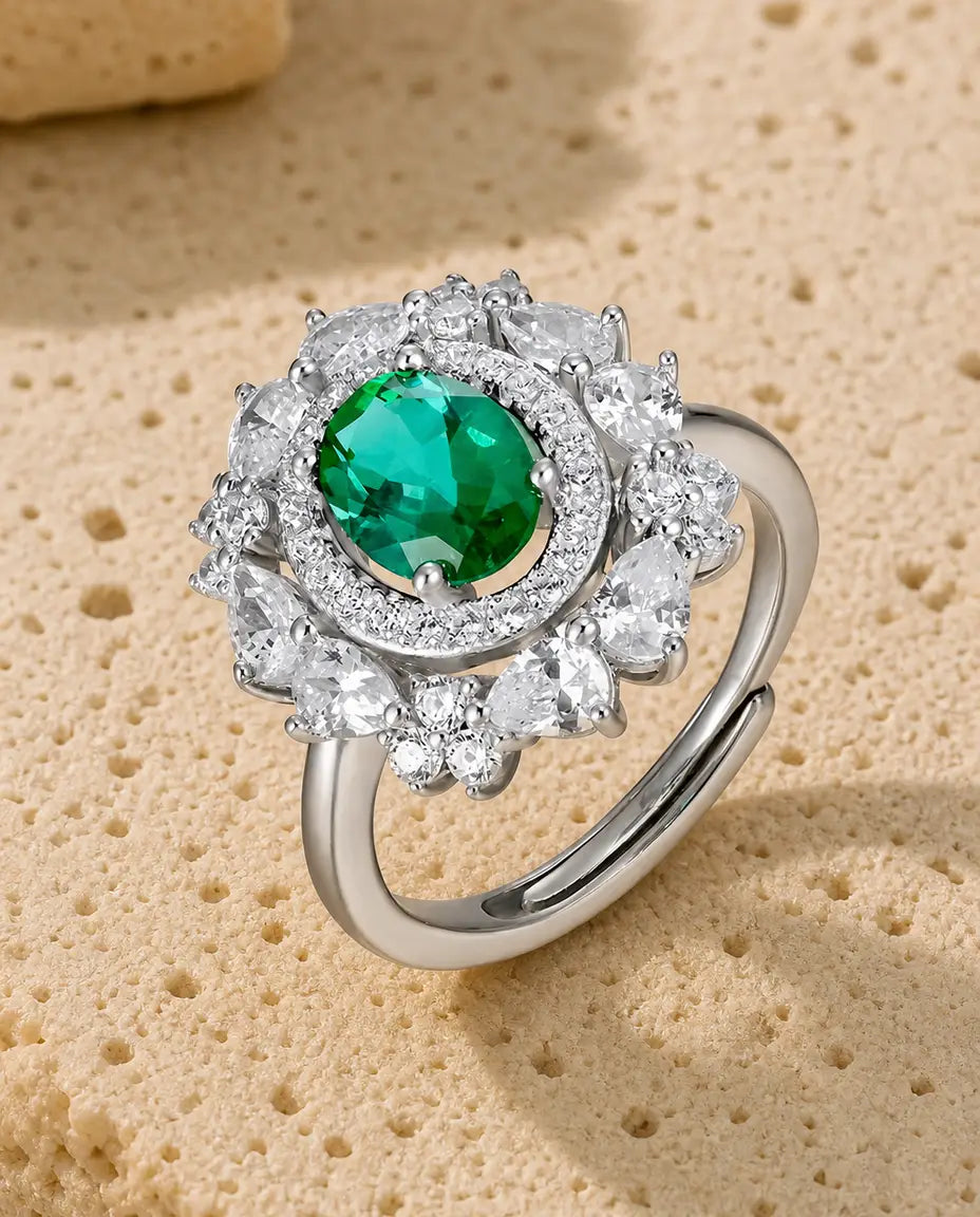 Smaragd Ring – grüner Labor-Smaragd im Ovalschliff mit Vintage-Halo, größenverstellbar, 925er Sterlingsilber, Mai-Geburtsstein