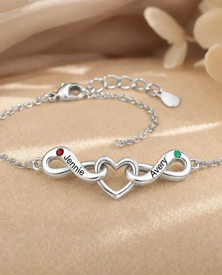 Personalisiertes Unendlichkeit Armband mit 2 Namen - zwei Unendlichkeitsschleifen um ein Herz, zwei Geburtssteine