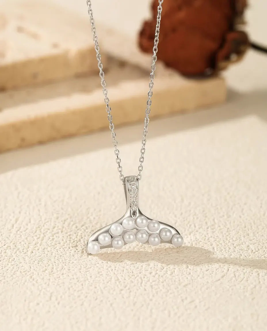 Walflossen Kette mit perlweißen Perlen - Silberflosse mit Pavé Öse, 40+5 cm, 925 Sterlingsilber