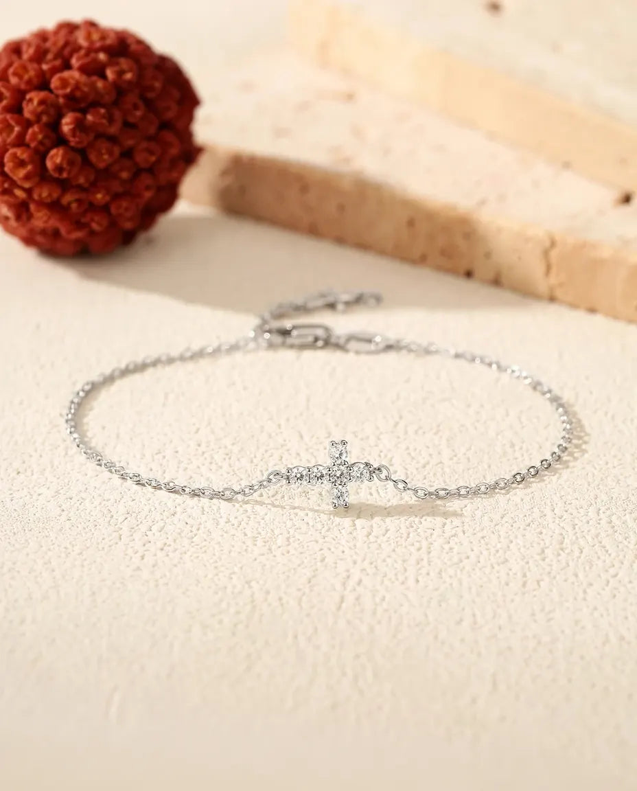 Moissanit Armband mit Kreuz aus 925 Sterlingsilber – Kreuzanhänger in Farbe D an zarter Gliederkette