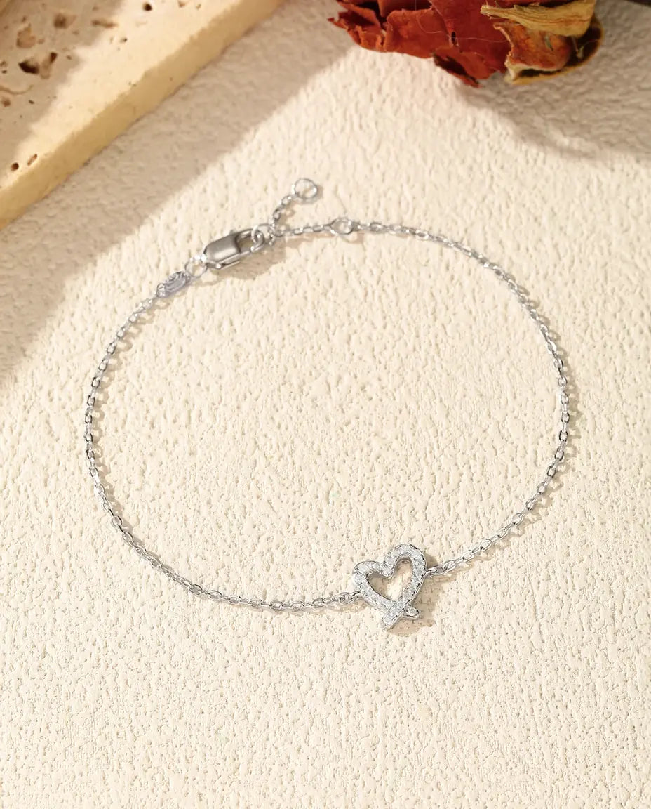 Moissanit Armband mit offenem Herz aus 925 Sterlingsilber – Farbe D an zarter Gliederkette