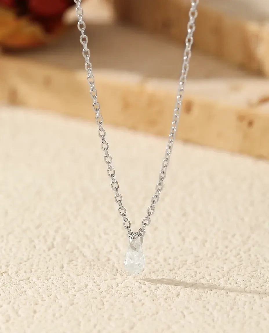 Moissanit Kette Tropfen – 0,3 ct im Birnenschliff, Farbe D VVS1, zarter Anhänger aus 925er Sterlingsilber, 40+5 cm
