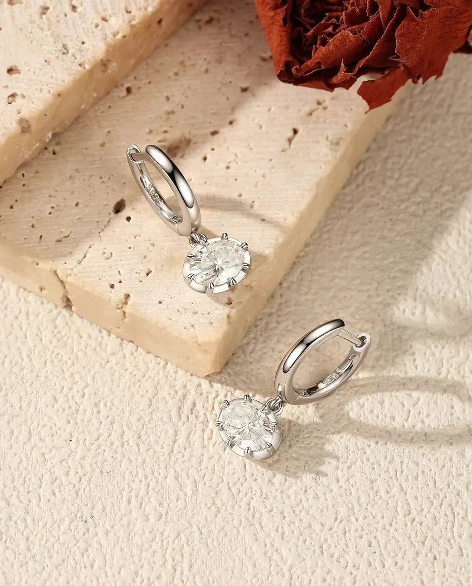 Ovale Moissanit Creolen mit Anhänger - je 1,00 ct Steine 5 x 7 mm, 21 mm Gesamtlänge, 925 Sterlingsilber