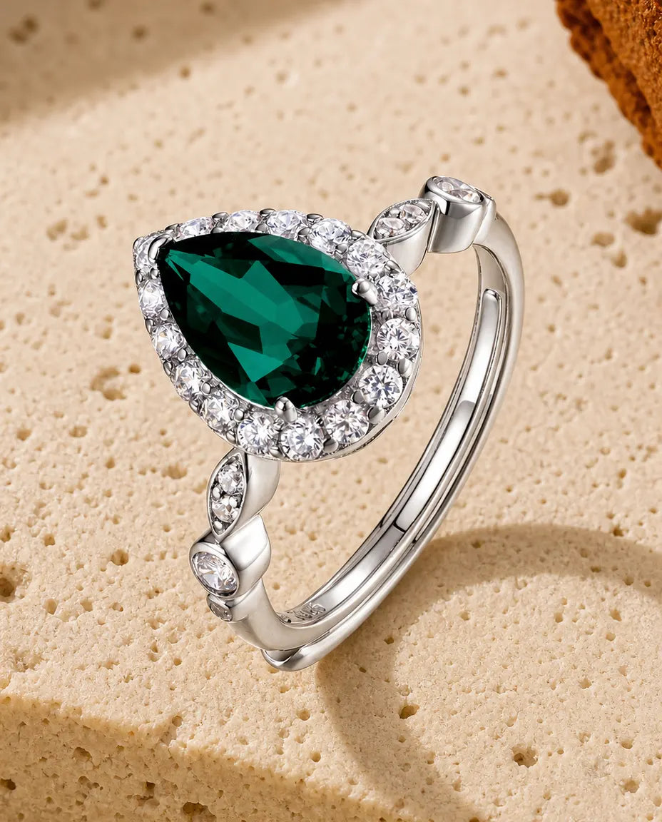Smaragd Ring – Labor-Smaragd im Birnenschliff mit Halo, 925er Sterlingsilber, größenverstellbar, Mai-Geburtsstein, Geschenk für Sie